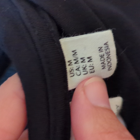 Long peep hole dress - Picture 6 of 6